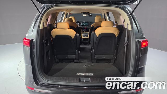 Kia Canival 2021 — photo 21