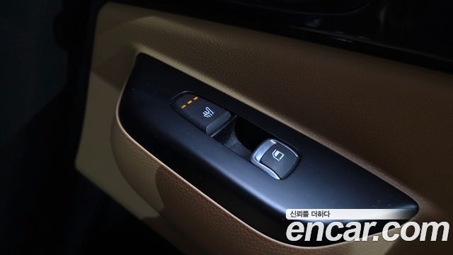 Kia Canival 2021 — photo 25