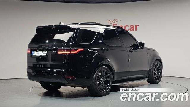 Land Rover Discovery 2023 — photo 2