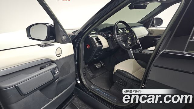 Land Rover Discovery 2023 — photo 13
