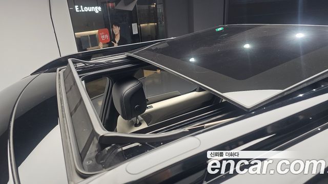 Land Rover Discovery 2023 — photo 22