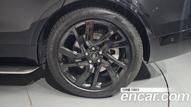 Land Rover Discovery 2023 — photo 7