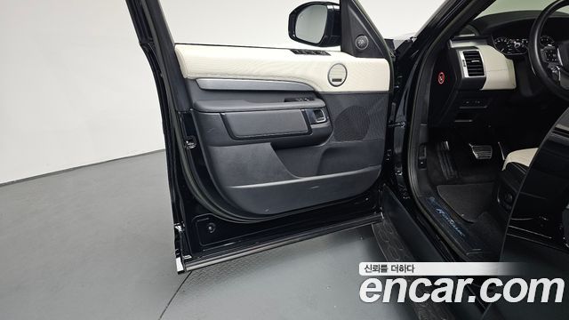 Land Rover Discovery 2023 — photo 14