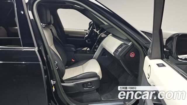 Land Rover Discovery 2023 — photo 16