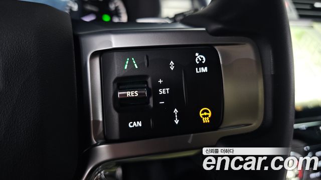 Land Rover Discovery 2023 — photo 30