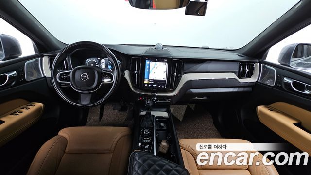 Volvo XC60 2018 — photo 7