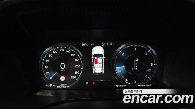 Volvo XC60 2018 — photo 8
