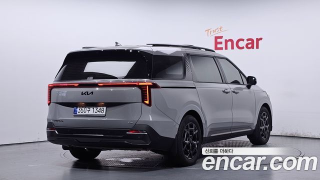 Kia Canival 2025 — photo 2