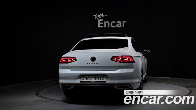 Volkswagen Passat 2021 — photo 4