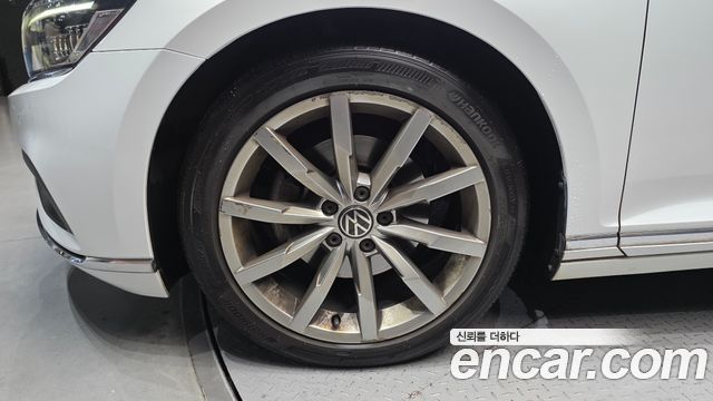 Volkswagen Passat 2021 — photo 5