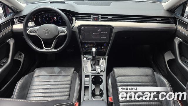 Volkswagen Passat 2021 — photo 10