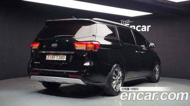 Kia Canival 2016 — photo 2