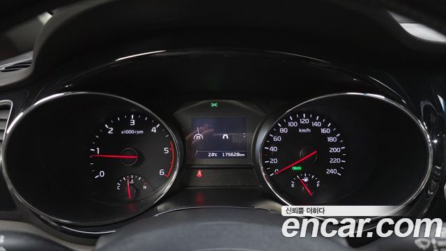 Kia Canival 2016 — photo 11