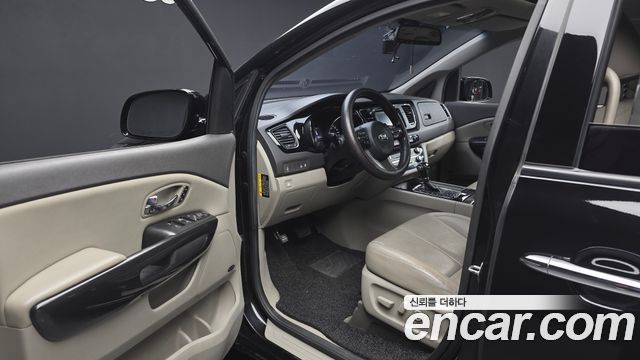 Kia Canival 2016 — photo 13