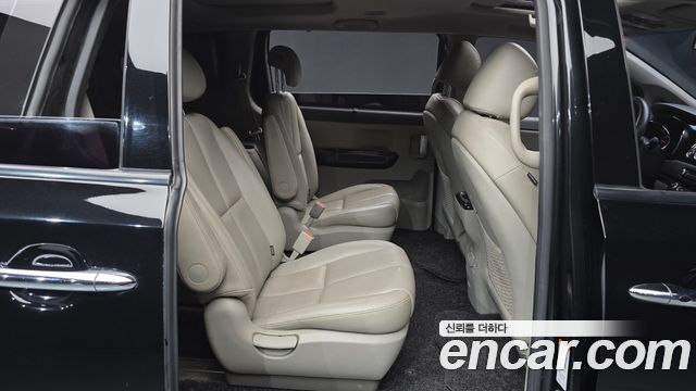 Kia Canival 2016 — photo 17