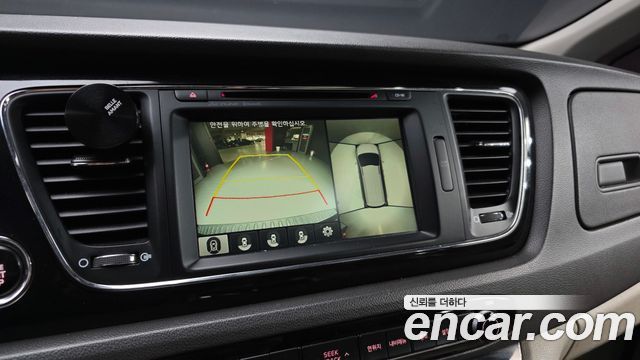 Kia Canival 2016 — photo 20