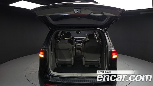 Kia Canival 2016 — photo 26