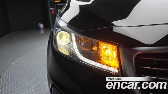 Kia Canival 2016 — photo 8