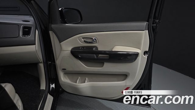 Kia Canival 2016 — photo 14