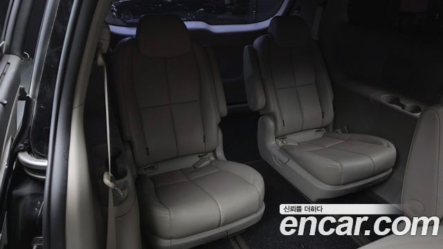Kia Canival 2016 — photo 29