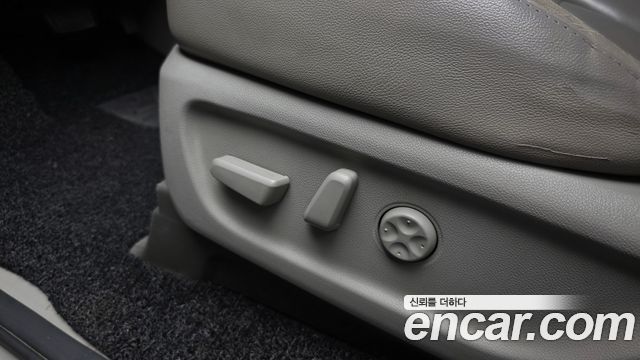 Kia Canival 2016 — photo 32
