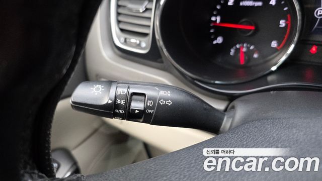 Kia Canival 2016 — photo 35