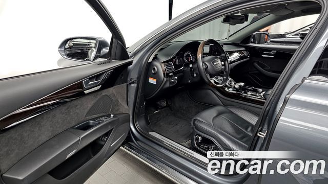 Audi A8 2015 — photo 10