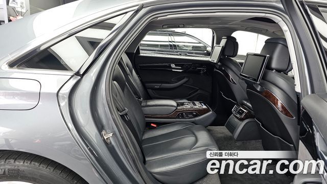 Audi A8 2015 — photo 12