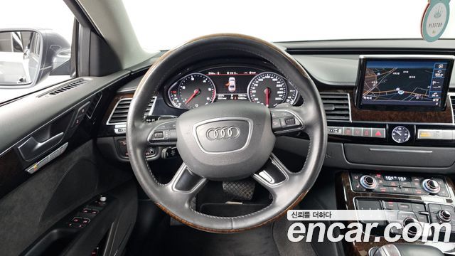 Audi A8 2015 — photo 13