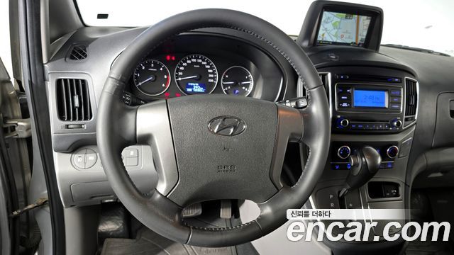Hyundai Starex 2019 — photo 13