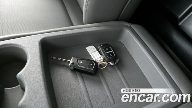 Hyundai Starex 2019 — photo 15
