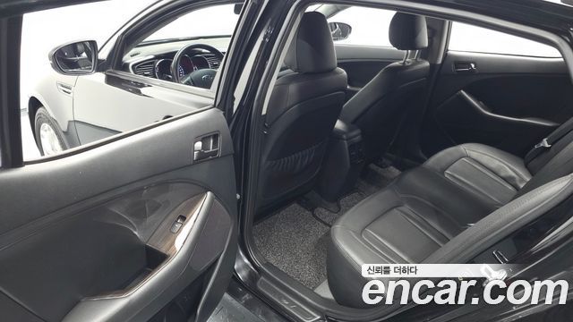 Kia K5 2013 — photo 11