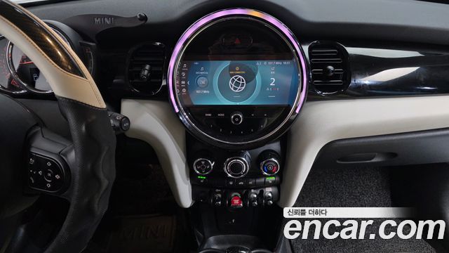 Mini Cooper 2022 — photo 21