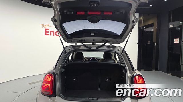 Mini Cooper 2022 — photo 26