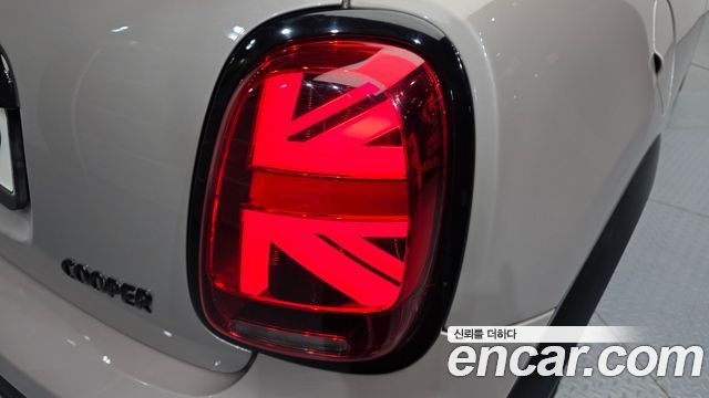 Mini Cooper 2022 — photo 9