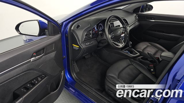 Hyundai AVANTE 2020 — photo 13