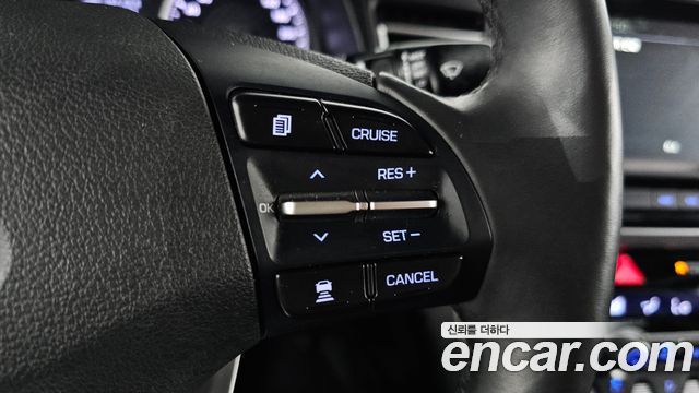 Hyundai AVANTE 2020 — photo 22