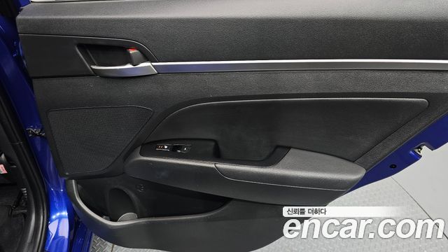 Hyundai AVANTE 2020 — photo 15