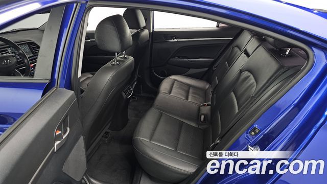 Hyundai AVANTE 2020 — photo 16