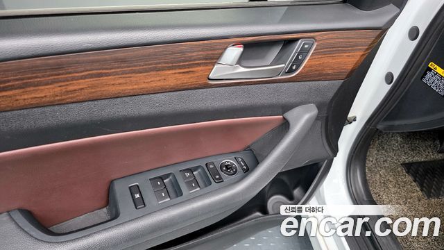 Hyundai Sonata 2019 — photo 25
