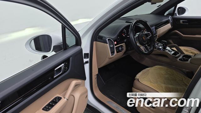 Porsche Cayenne 2019 — photo 18