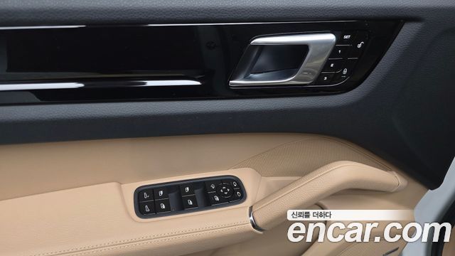 Porsche Cayenne 2019 — photo 19
