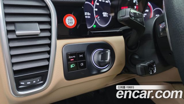 Porsche Cayenne 2019 — photo 20