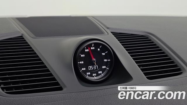 Porsche Cayenne 2019 — photo 23