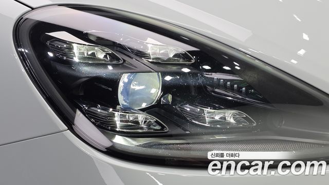 Porsche Cayenne 2019 — photo 8