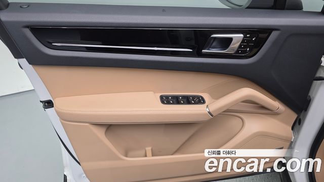 Porsche Cayenne 2019 — photo 14
