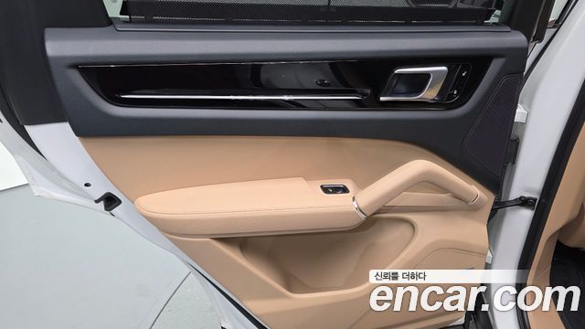 Porsche Cayenne 2019 — photo 15