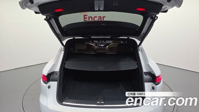 Porsche Cayenne 2019 — photo 32
