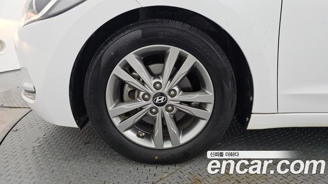 Hyundai AVANTE 2018 — photo 5
