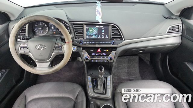 Hyundai AVANTE 2018 — photo 7